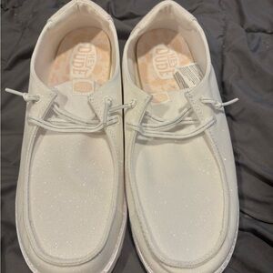 Hey Dude Womens Sparkling White Loafers Sz 12 EUC